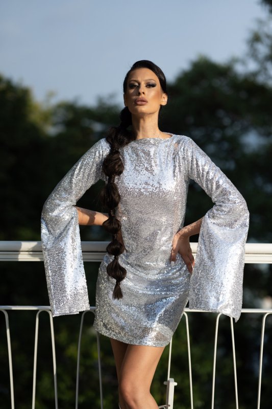 Рокля в сребристо