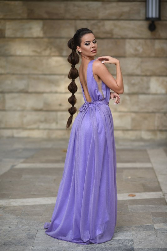 Дамска рокля от блестяща лилава материя