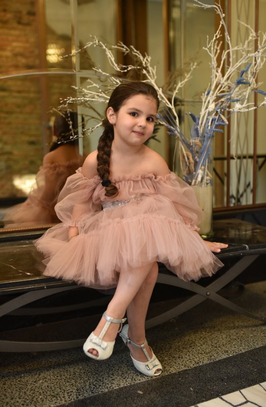 Детска рокля от тюл в цвят пудра