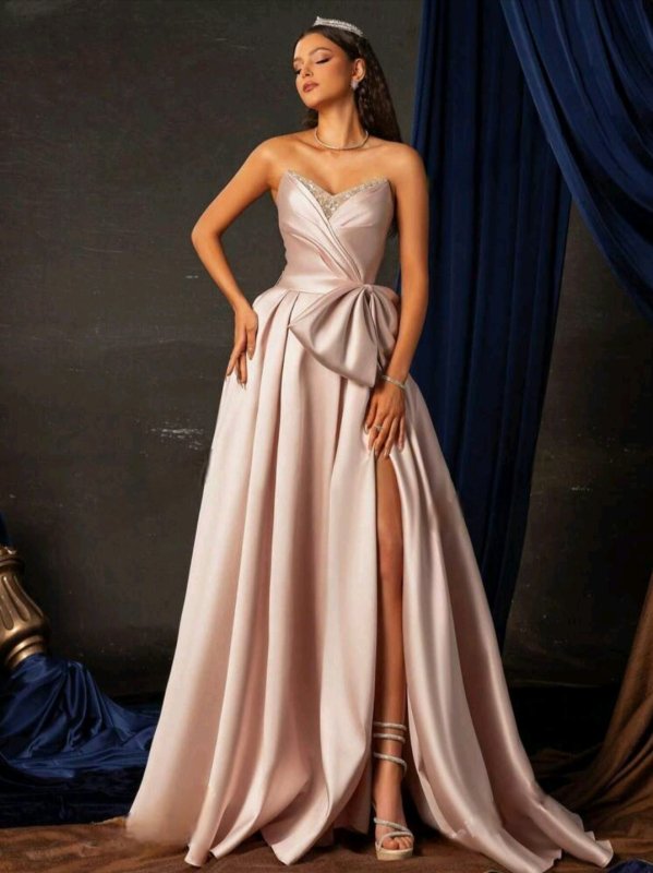 Дълга разкроена рокля 