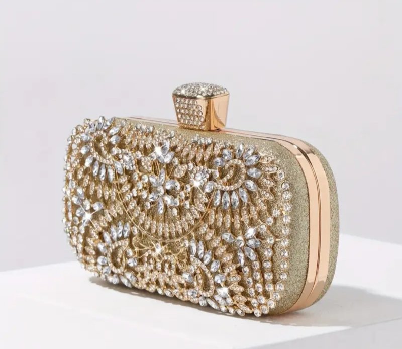 Златиста чантичка с камъни