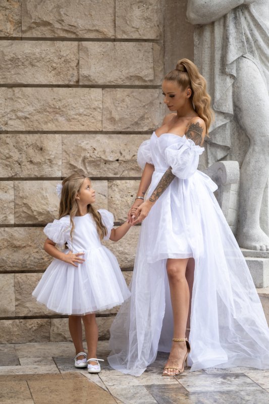 Комплект бели рокли за майка и дъщеря от органза