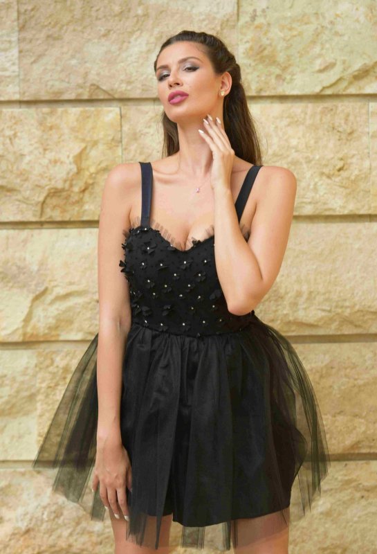 Дамска рокля в черно с тюл и 3D цветя