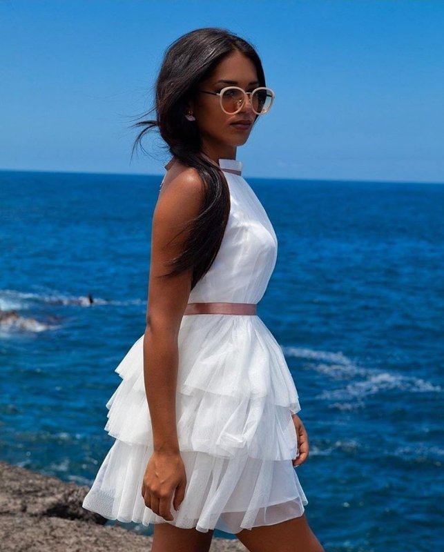 Дамска рокля с тюл на волани