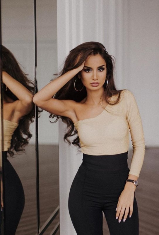 Дамска блуза с един ръкав