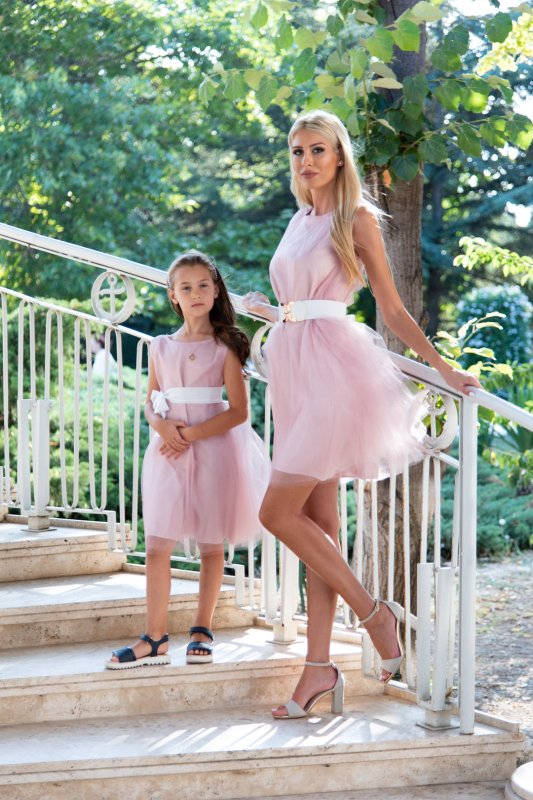 Комплект еднакви рокли от тюл и сатен за майка и дъщеря