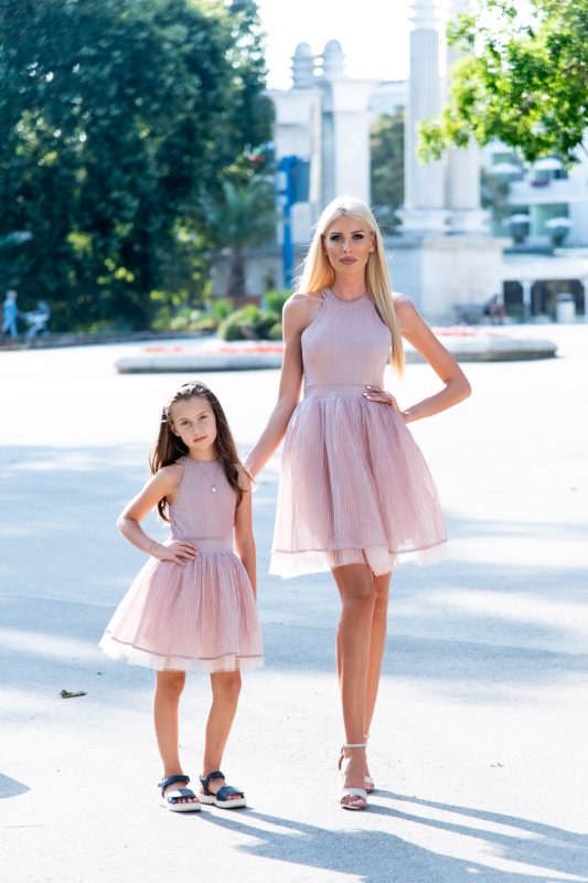 Дамска рокля с тюл