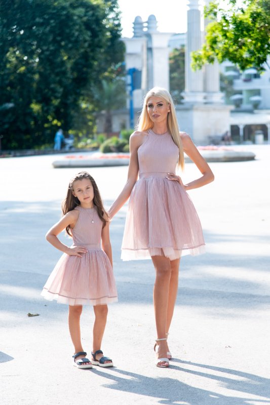 Дамска рокля с тюл