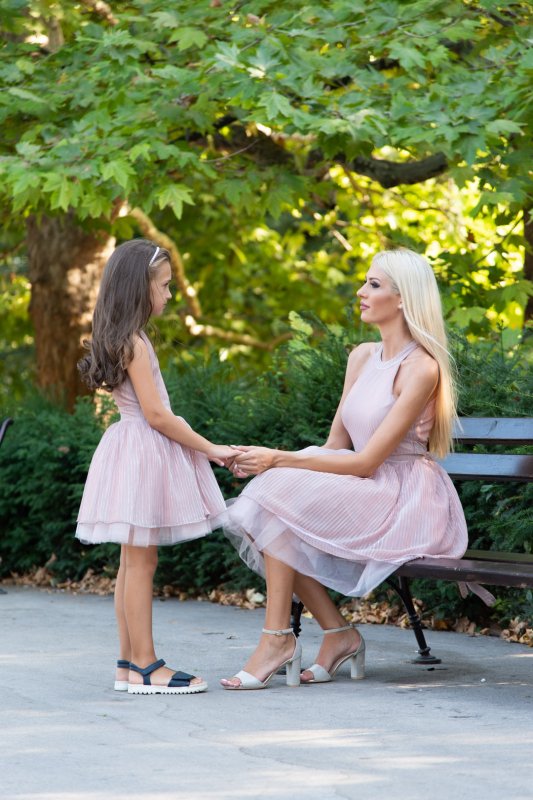 Дамска рокля с тюл