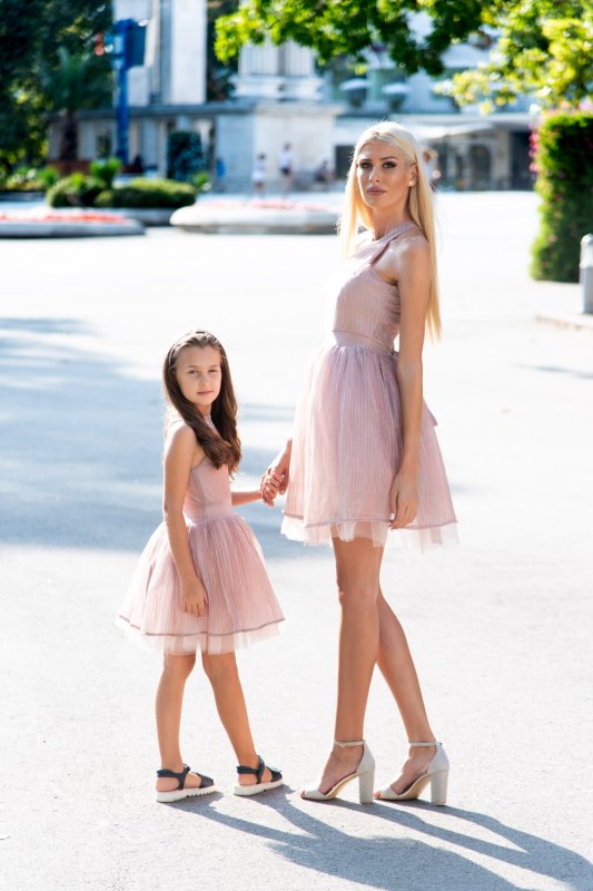 Дамска рокля с тюл