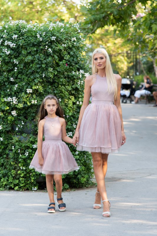 Дамска рокля с тюл