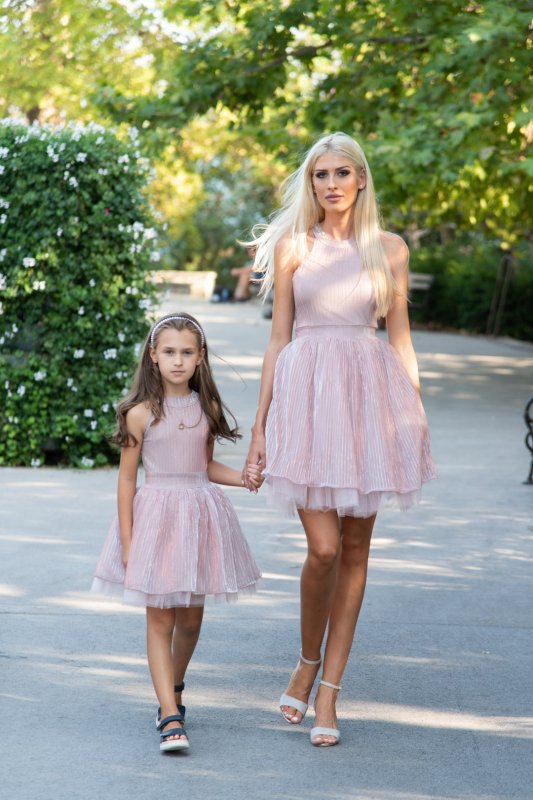 Дамска рокля с тюл