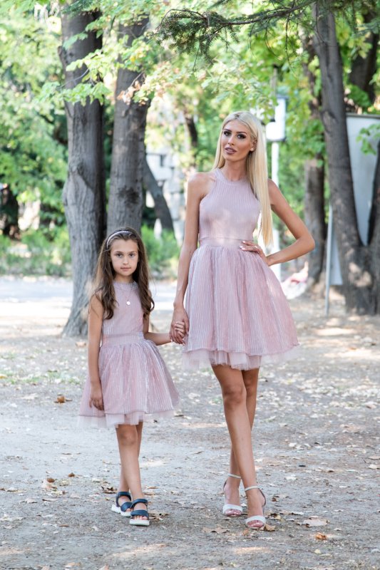 Дамска рокля с тюл