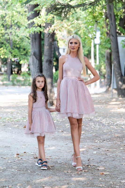 Дамска рокля с тюл