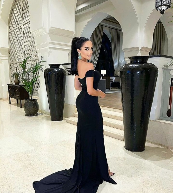 Дълга официална рокля с цепка