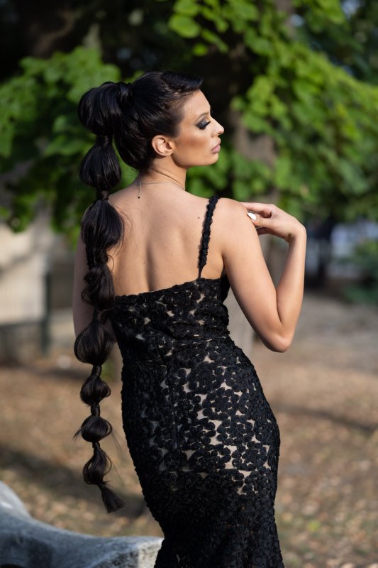 Дълга официална рокля с цепка