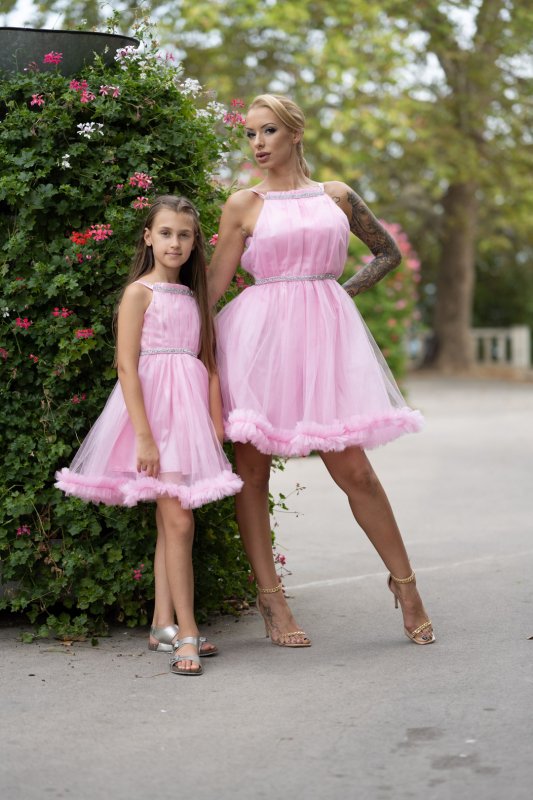 Детска рокля в розово със сребрист акцент