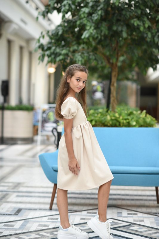 Комплект еднакви рокли за майка и дъщеря в бежово