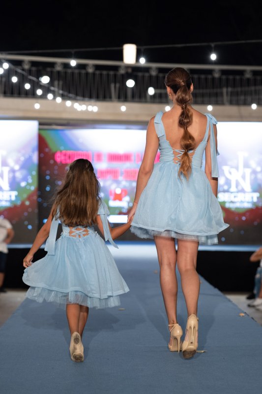 Детска рокля с тюл и  3D цветя