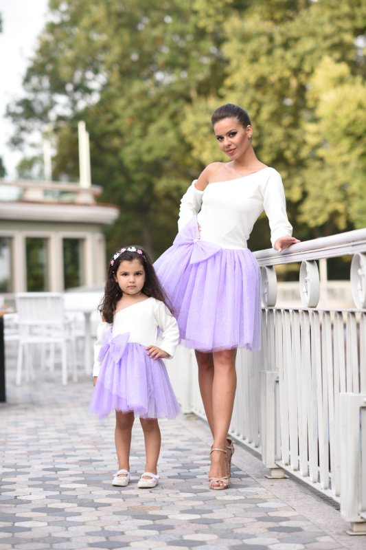 Комплект еднакви рокли за майка и дъщеря с тюл и панделка