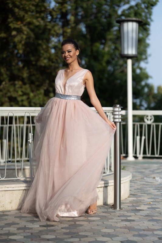 Комплект дълги рокли за майка и дъщеря с тюл