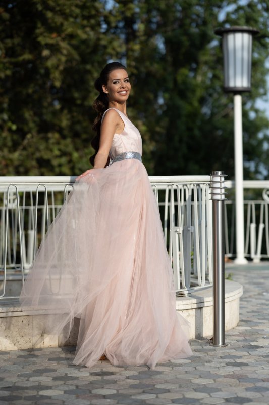 Комплект дълги рокли за майка и дъщеря с тюл