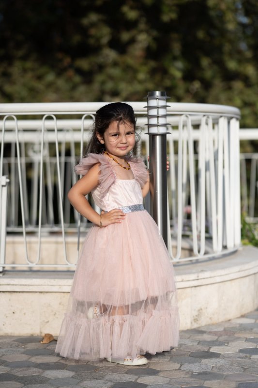 Комплект дълги рокли за майка и дъщеря с тюл