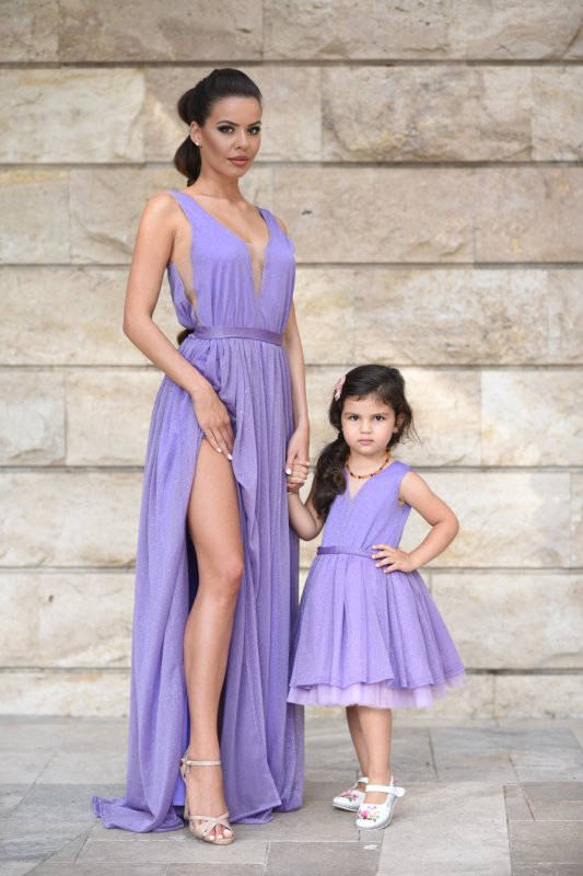 Комплект рокли за майка и дъщеря от блестяща лилава материя