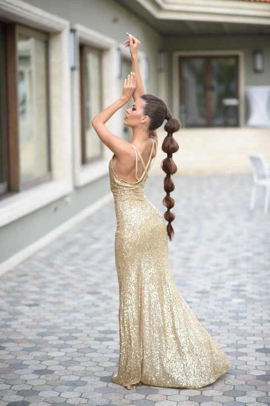 Комплект рокли за майка и дъщеря от златисти пайети