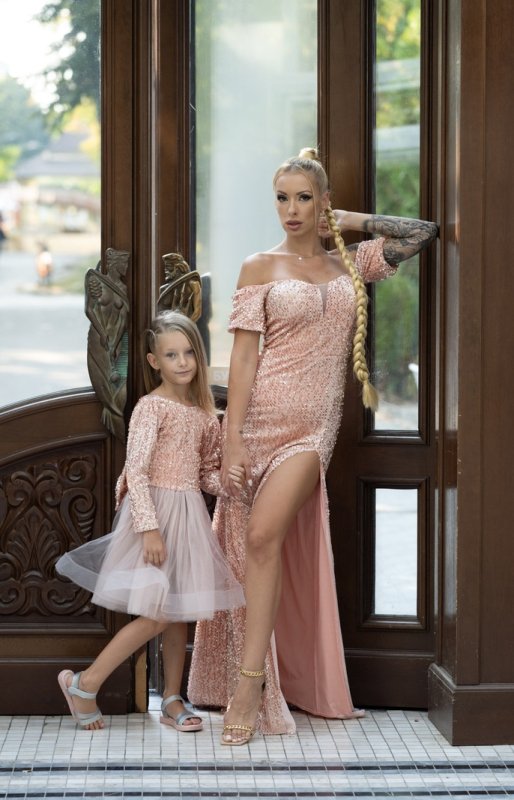 Комплект рокли за майка и дъщеря с пайети 