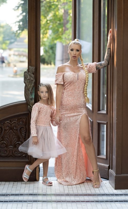 Комплект рокли за майка и дъщеря с пайети 