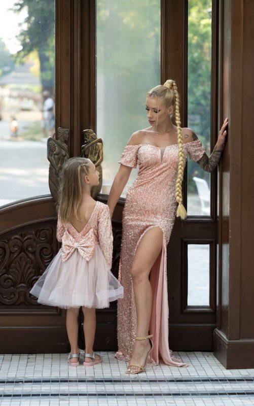 Комплект рокли за майка и дъщеря с пайети 