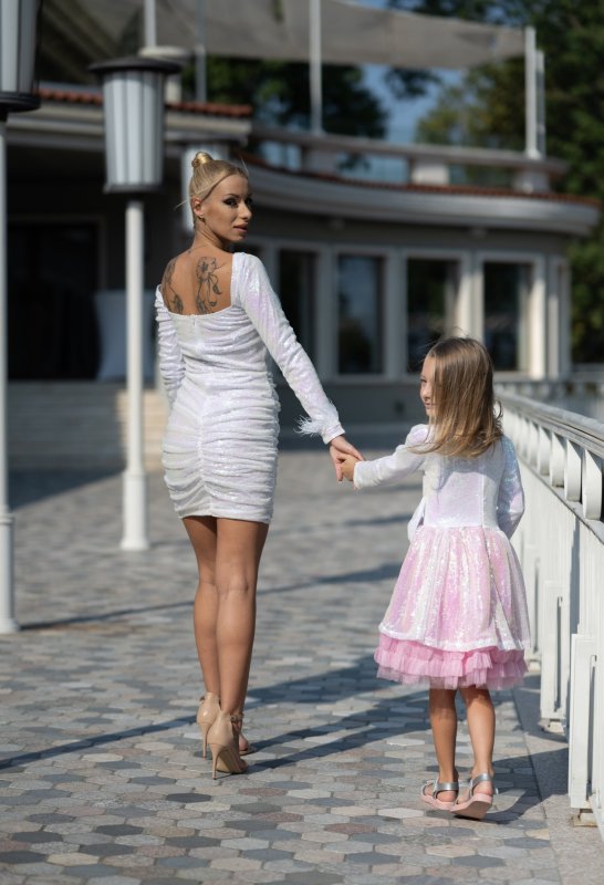 Комплект рокли за майка и дъщеря от пайети