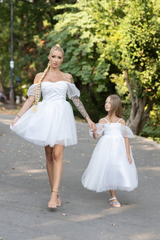 Комплект рокли в бяло за майка и дъщеря