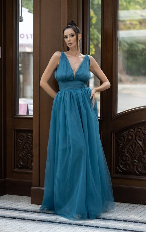 Дълга официална рокля от тюл