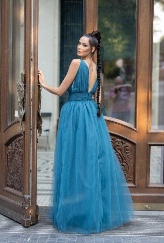 Дълга официална рокля от тюл