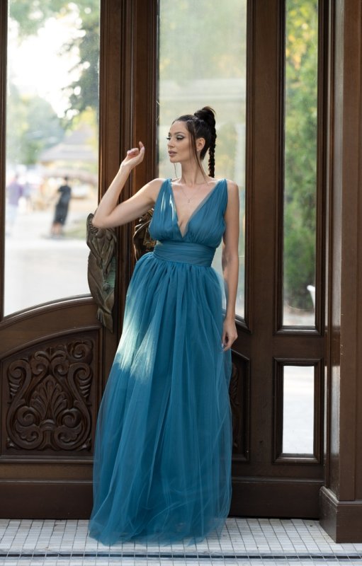 Дълга официална рокля от тюл