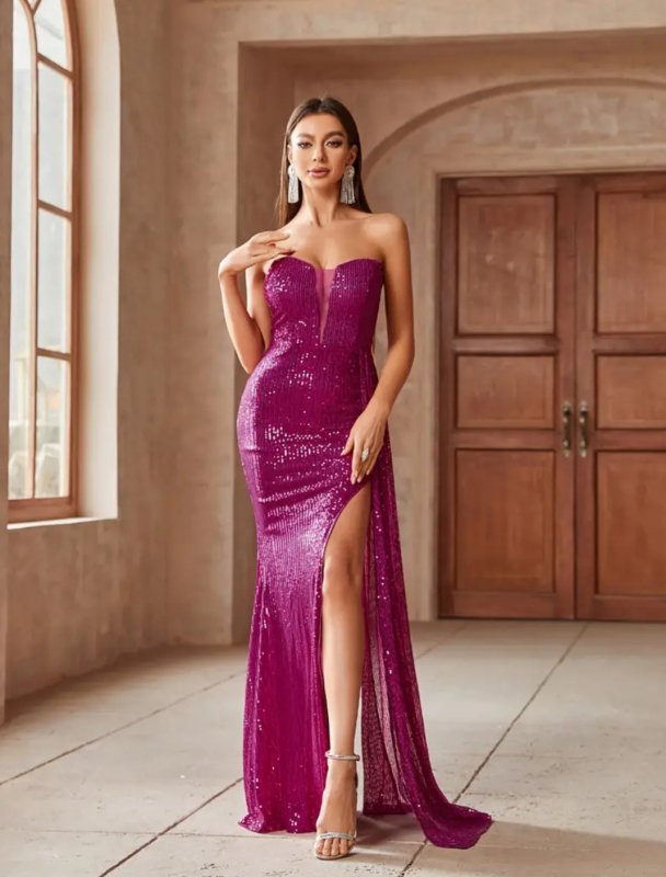 Дълга рокля тип бюстие с пайети