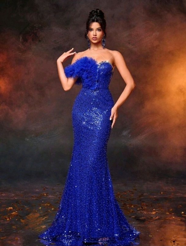 Дълга официална рокля в синьо