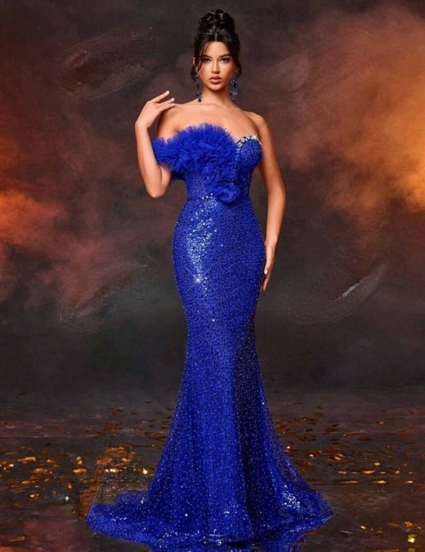 Дълга официална рокля в синьо