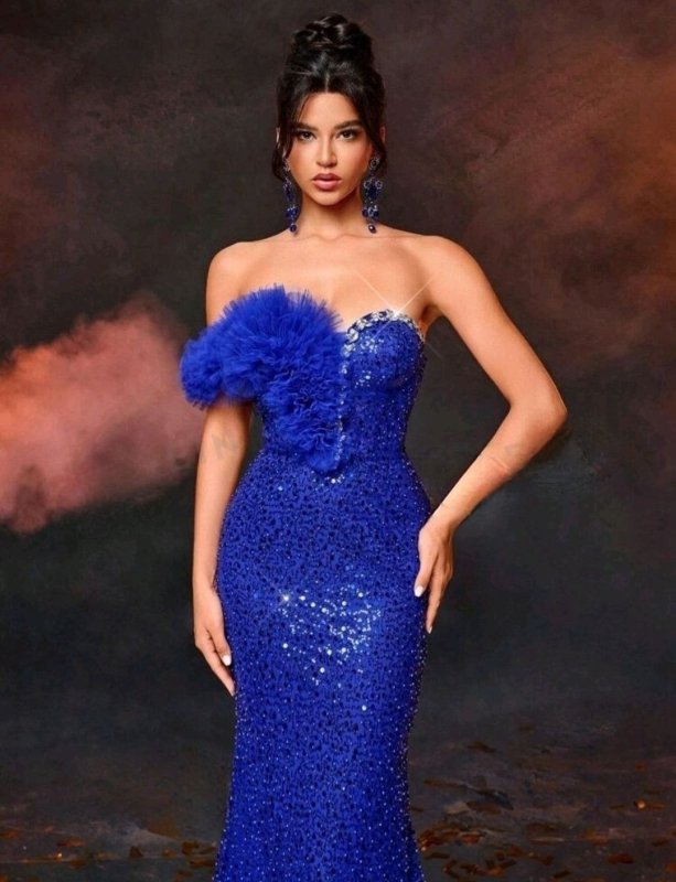 Дълга официална рокля в синьо