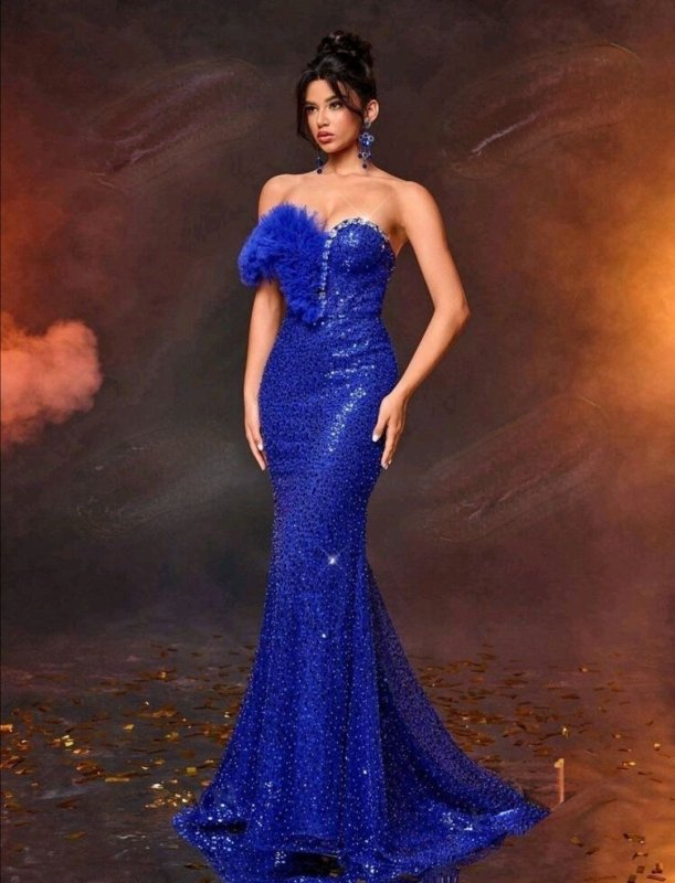 Дълга официална рокля в синьо