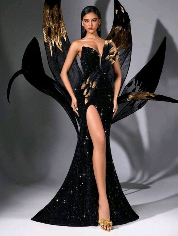 Дълга официална рокля от кадифе с пайети и пера в черно и златисто 