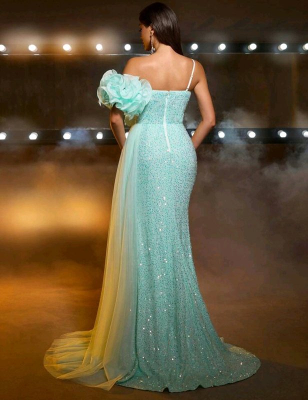 Дълга официална рокля с тюл в цвят мента