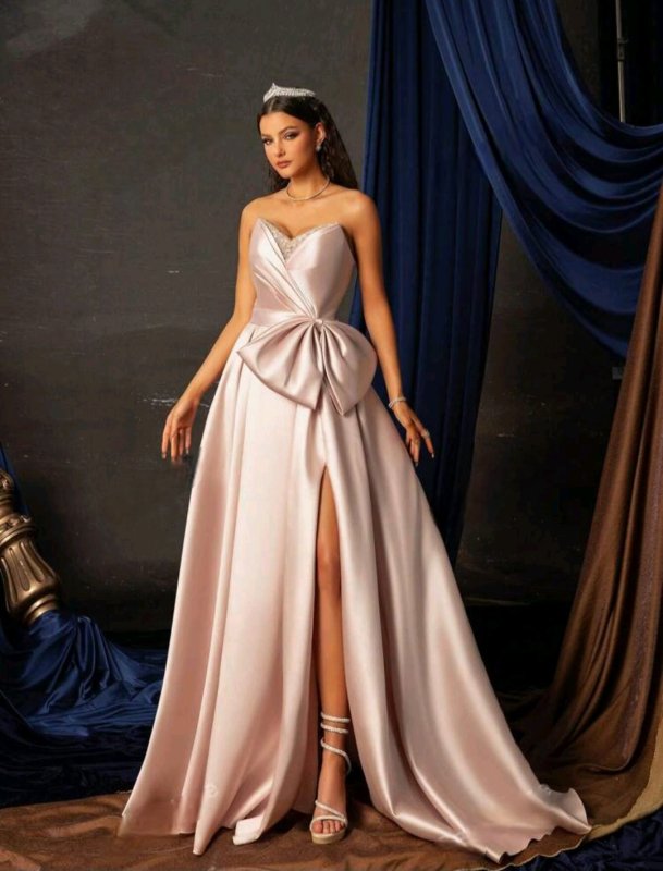 Дълга разкроена рокля 