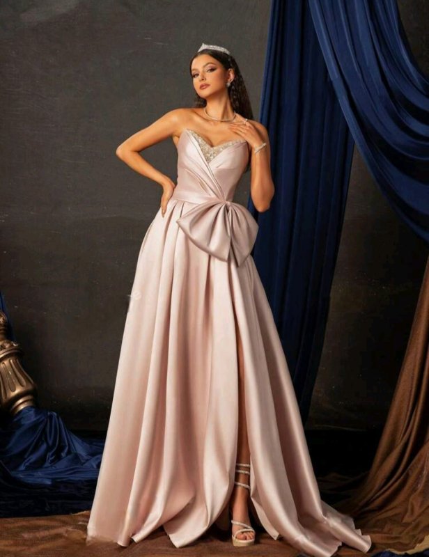 Дълга разкроена рокля 