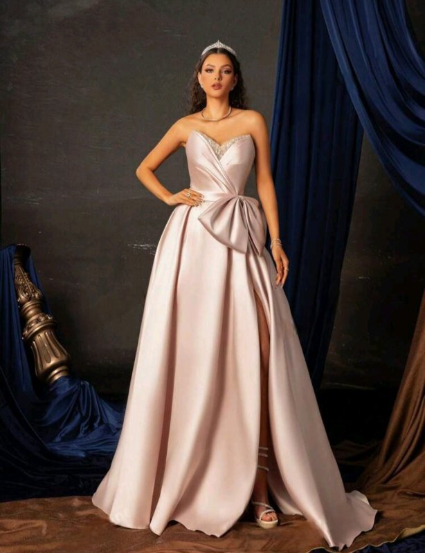 Дълга разкроена рокля 