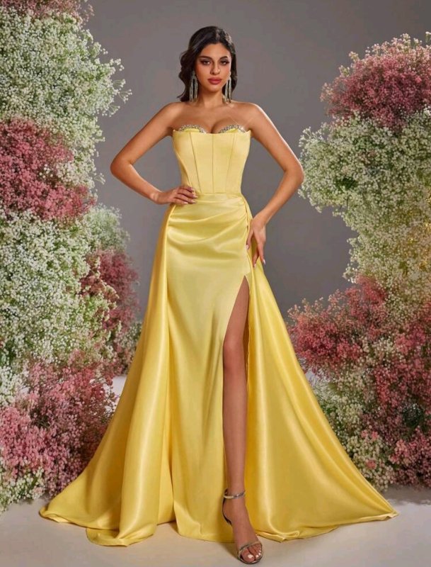 Дълга рокля в жълто
