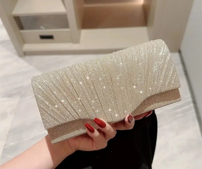 Вечерна чантичка в златисто