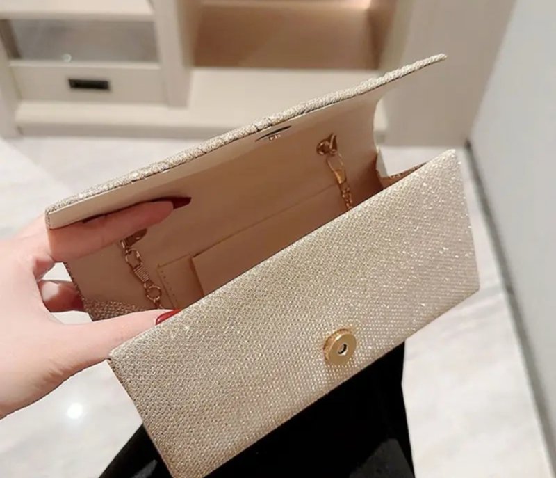 Вечерна чантичка в златисто